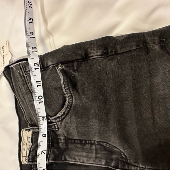 Free People high rise busted skinny jeans in charcoal black NWT size 24 - Picture 9 of 11